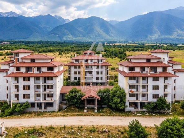 Продава се хотелски комплекс с Акт 14 до Pirin Golf & Country Club, Разлог - РЗП 9 500 кв.м - 0